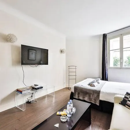 아파트 Cozy 4beds -victor Hugo-champs Elysees-trocadero! 파리